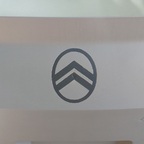 schwar gedipptes Emblem
